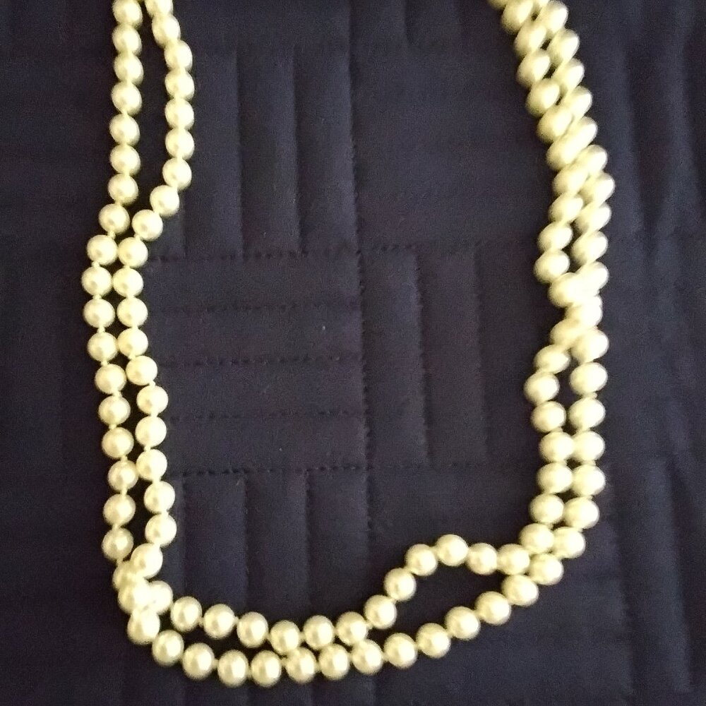 FAUX PEARL NECKLACE